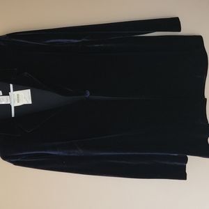 Gorgeous deep blue velvet jacket. One button closure. Size M.  NWT